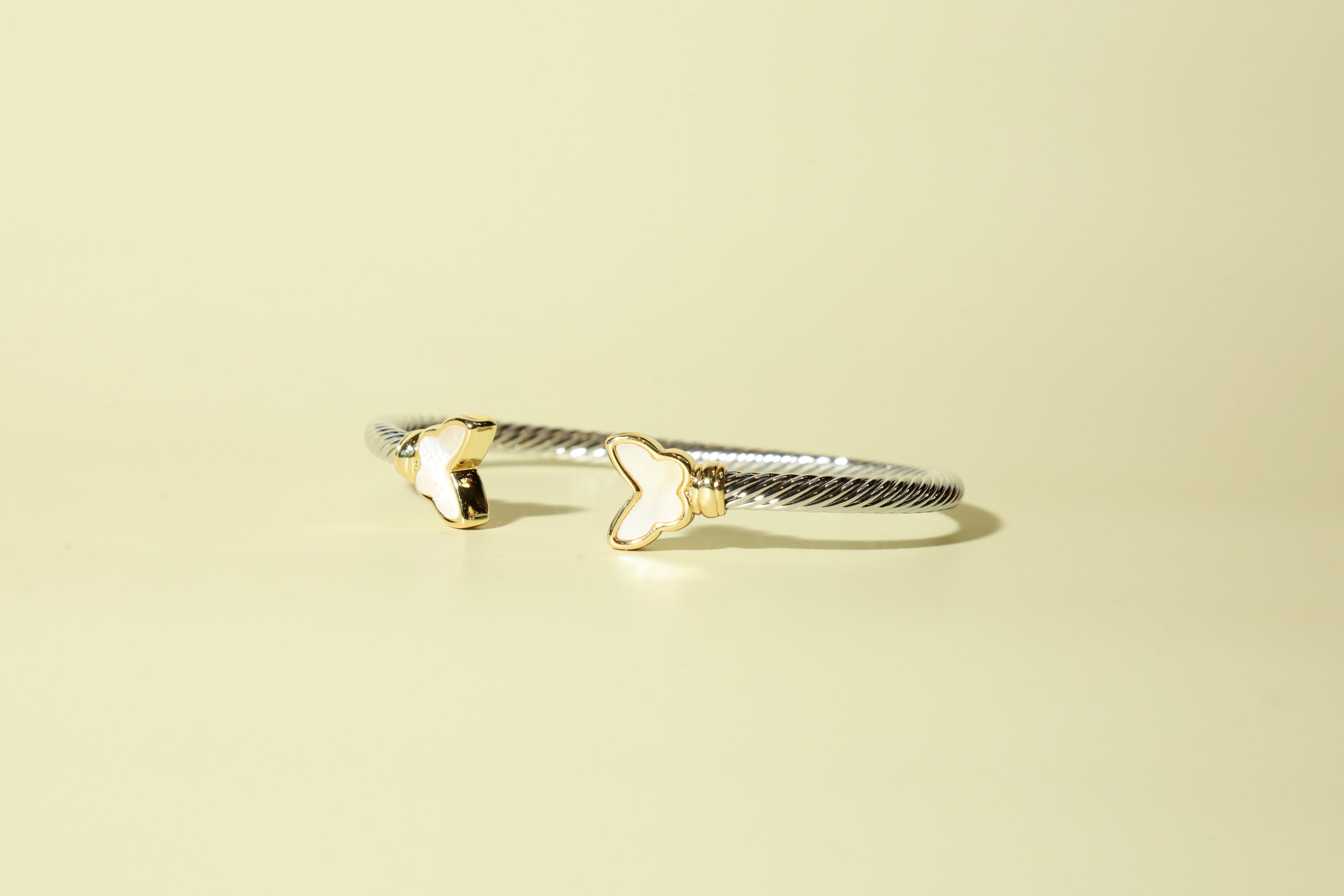Lhiannan:Shee papillon bangle SV925 蝶 腕輪 Papillon Cuff - Mother of Pearl – thefortunejeweler
